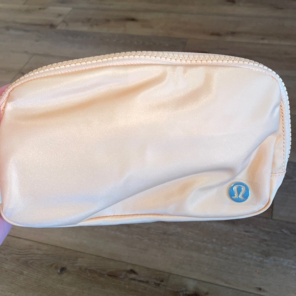 Lululemon belt bag - Picture 3 of 3